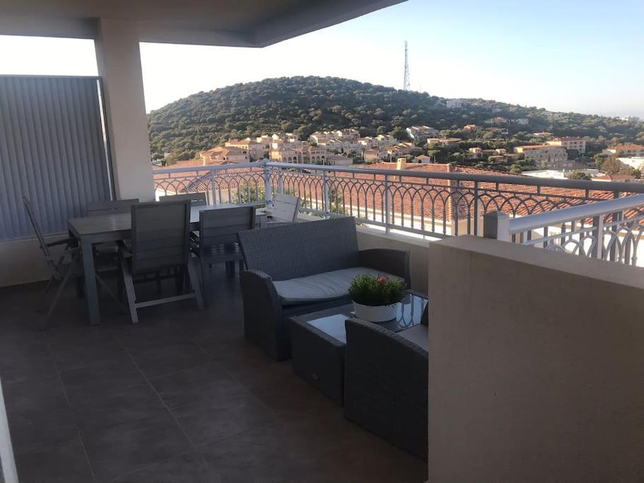 Appart Avec Terrasse Vue Sur Mer Exceptionnelle LʼÎle-Rousse Dış mekan fotoğraf
