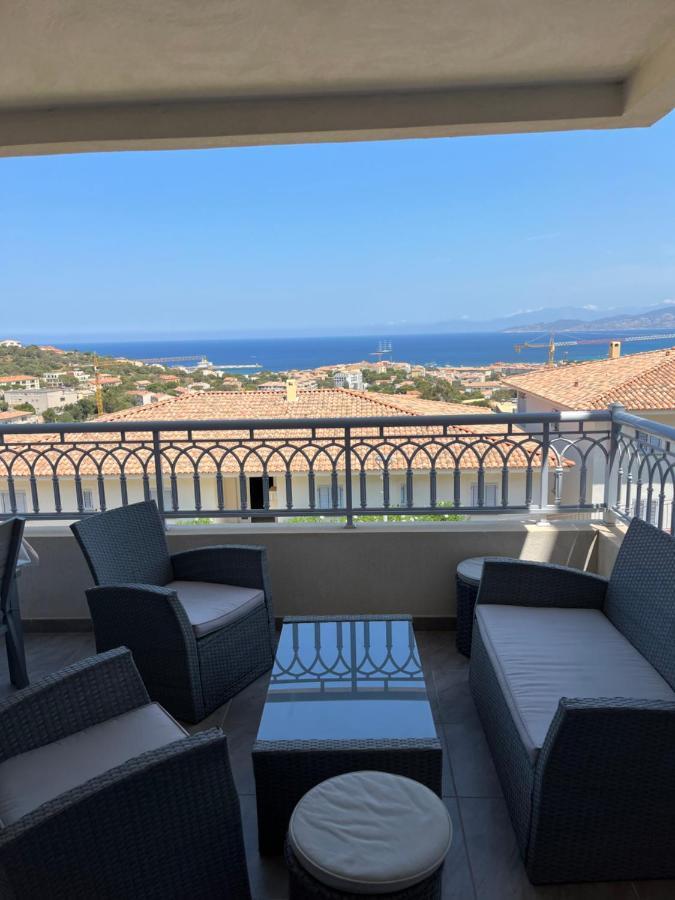 Appart Avec Terrasse Vue Sur Mer Exceptionnelle LʼÎle-Rousse Dış mekan fotoğraf